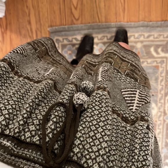 Thursday Island Knit Skirt Size Small - Picture 5 of 9